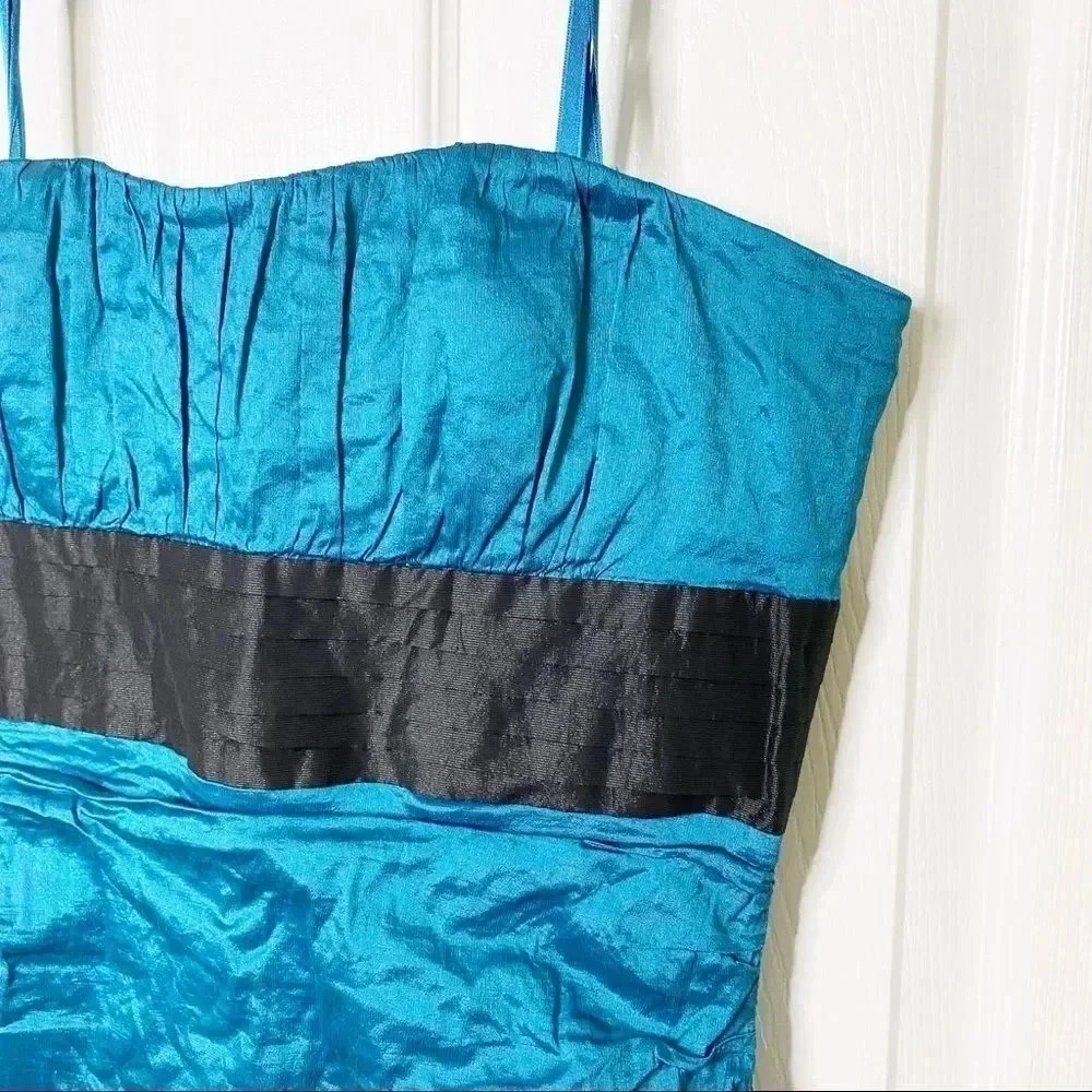 BCBGMAXAZRIA CYAN Crinkle‎ Ruched Mini Dress 90s Y2K Sz 10